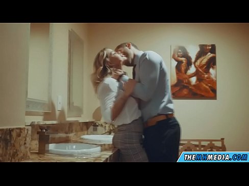 ❤️ Quando una bionda formosa ti seduce in un bagno pubblico ❤️❌ Porno anale al it.makesexnotwar.ru ❌